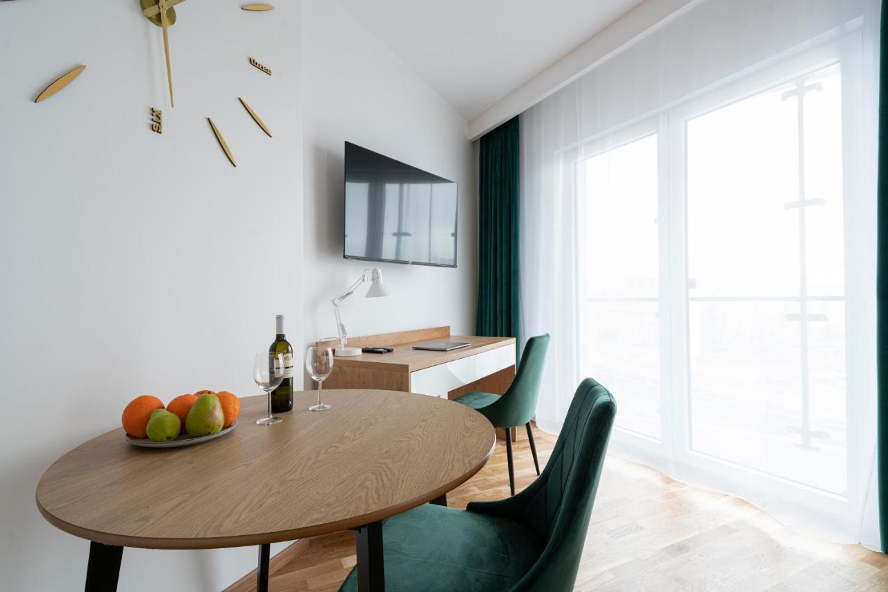 Apartamenty Wola Tower Warsawa Bagian luar foto