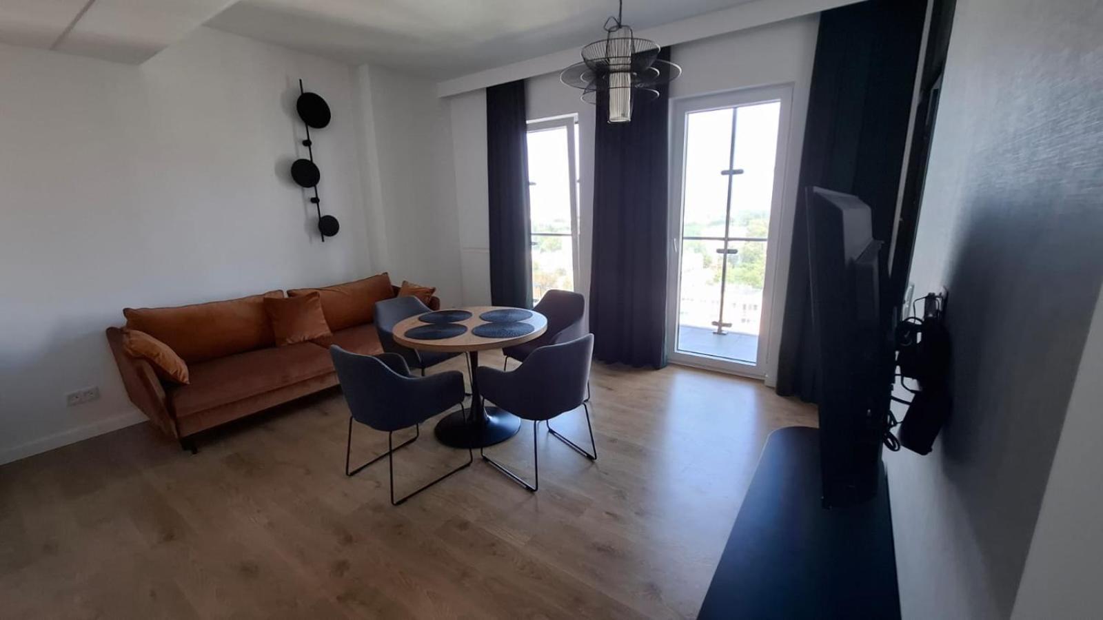 Apartamenty Wola Tower Warsawa Bagian luar foto