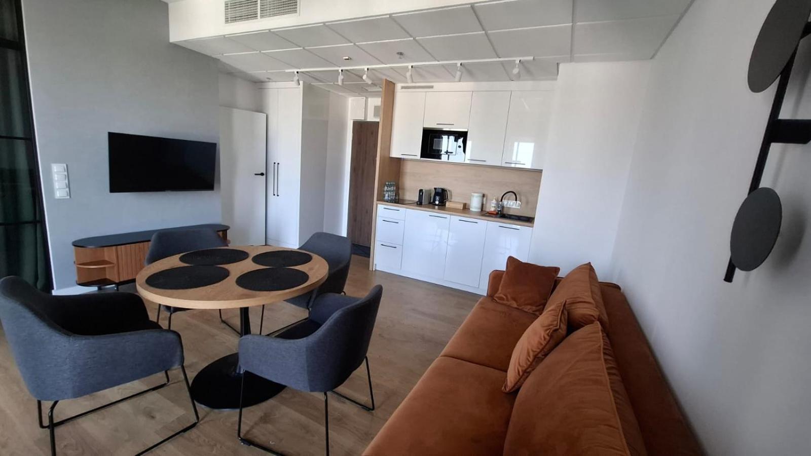 Apartamenty Wola Tower Warsawa Bagian luar foto